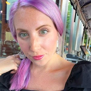 Meet your Posher, Stacy